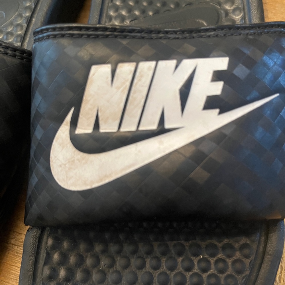Nike Black Slides with White Logo Women’s 8 - Picture 3 of 7
